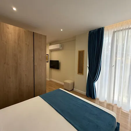 Urban 3*